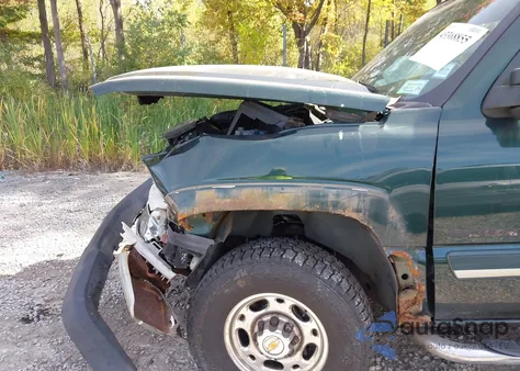 2003 Chevrolet Silverado 2500Hd Ls z USA, uszkodzony, nr VIN 1GCHK29G33E175701